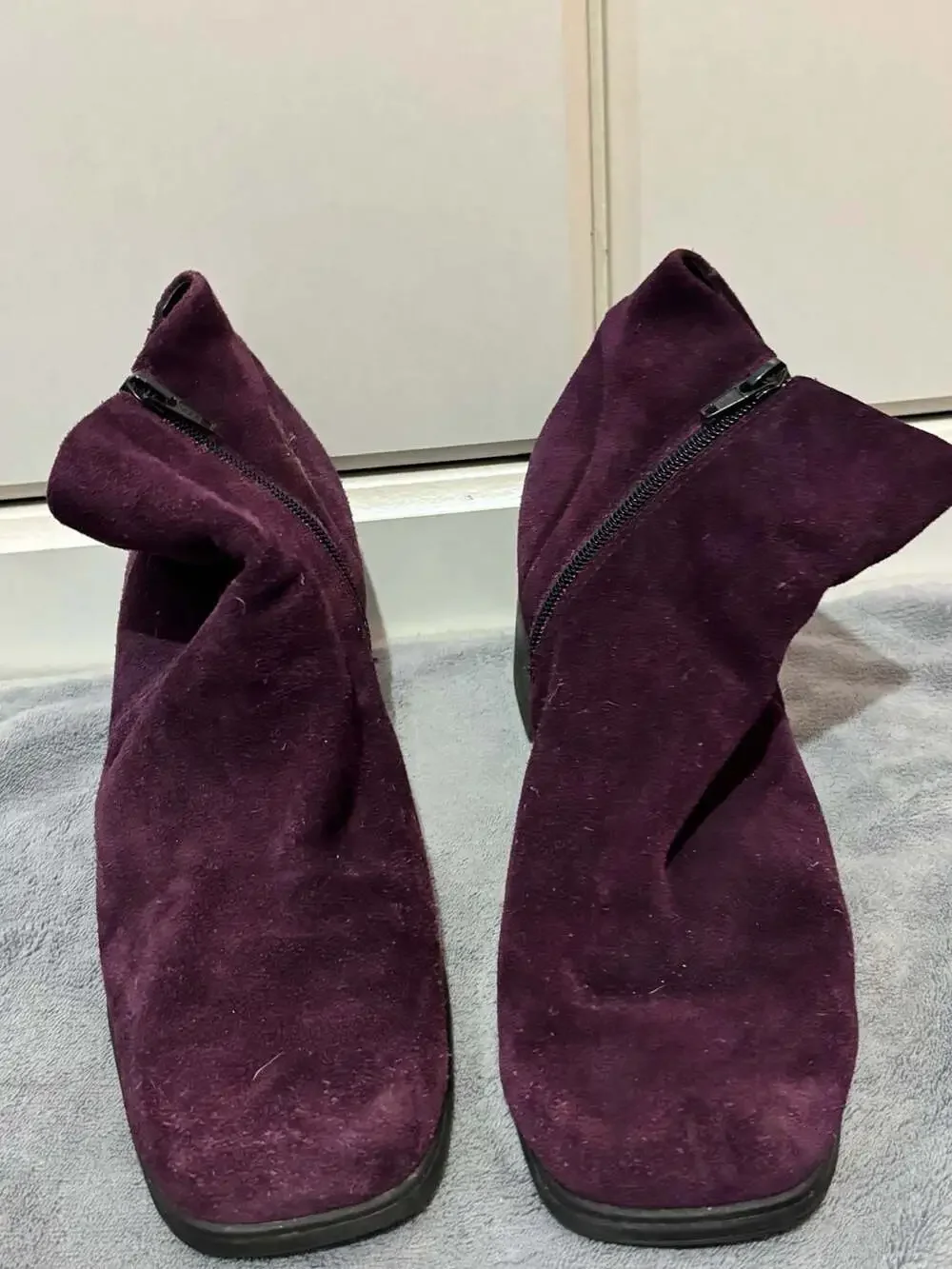 Vintage White Mountain Diamond Purple Suede Ankle Boots Size 10M Heel